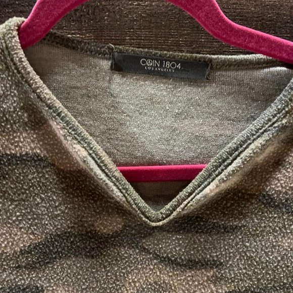 Cammo V Neck Pullover Size S - Picture 3 of 6